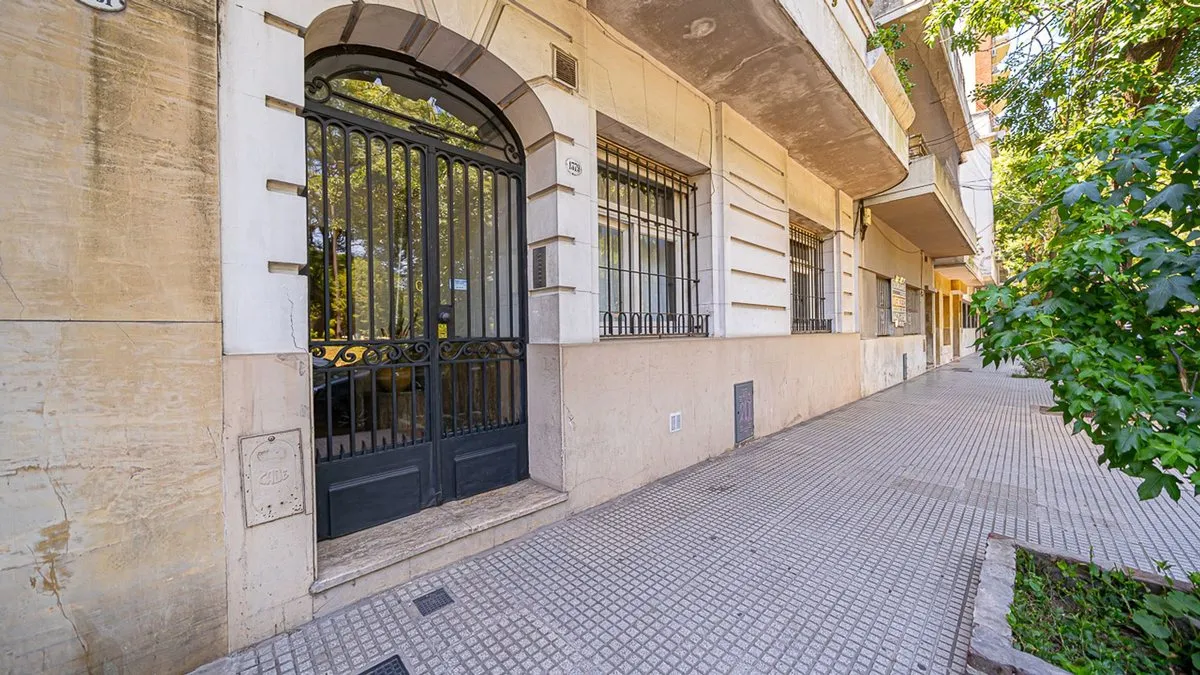 P H en Avenida Eva Perón 1300