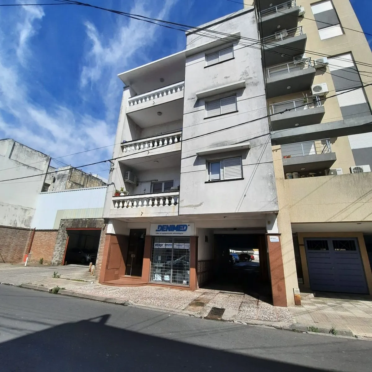 Cochera en 4 de Enero 2100