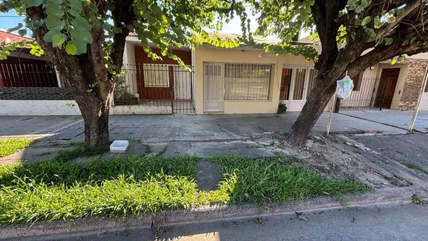 Casa en Entre Ríos 400