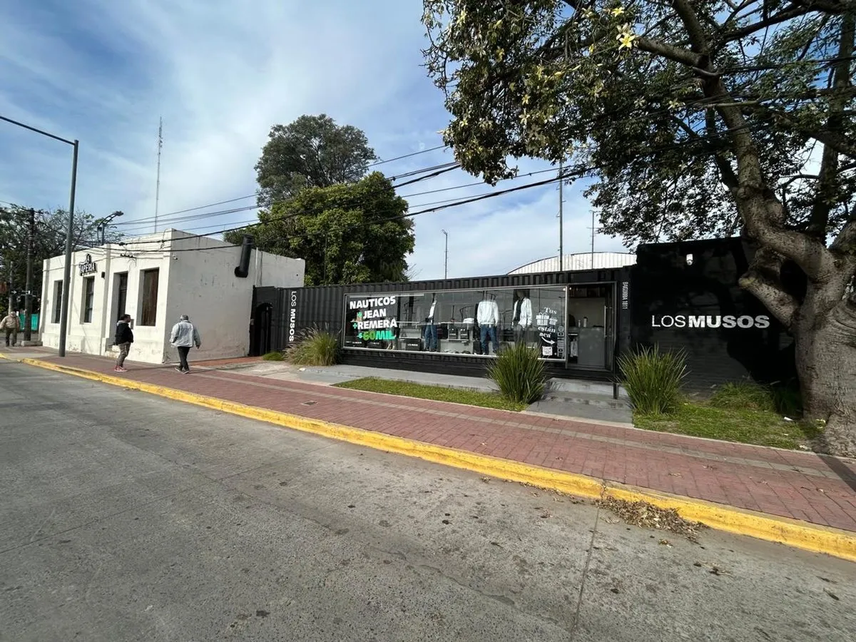 Local Comercial en Baigorria 1800