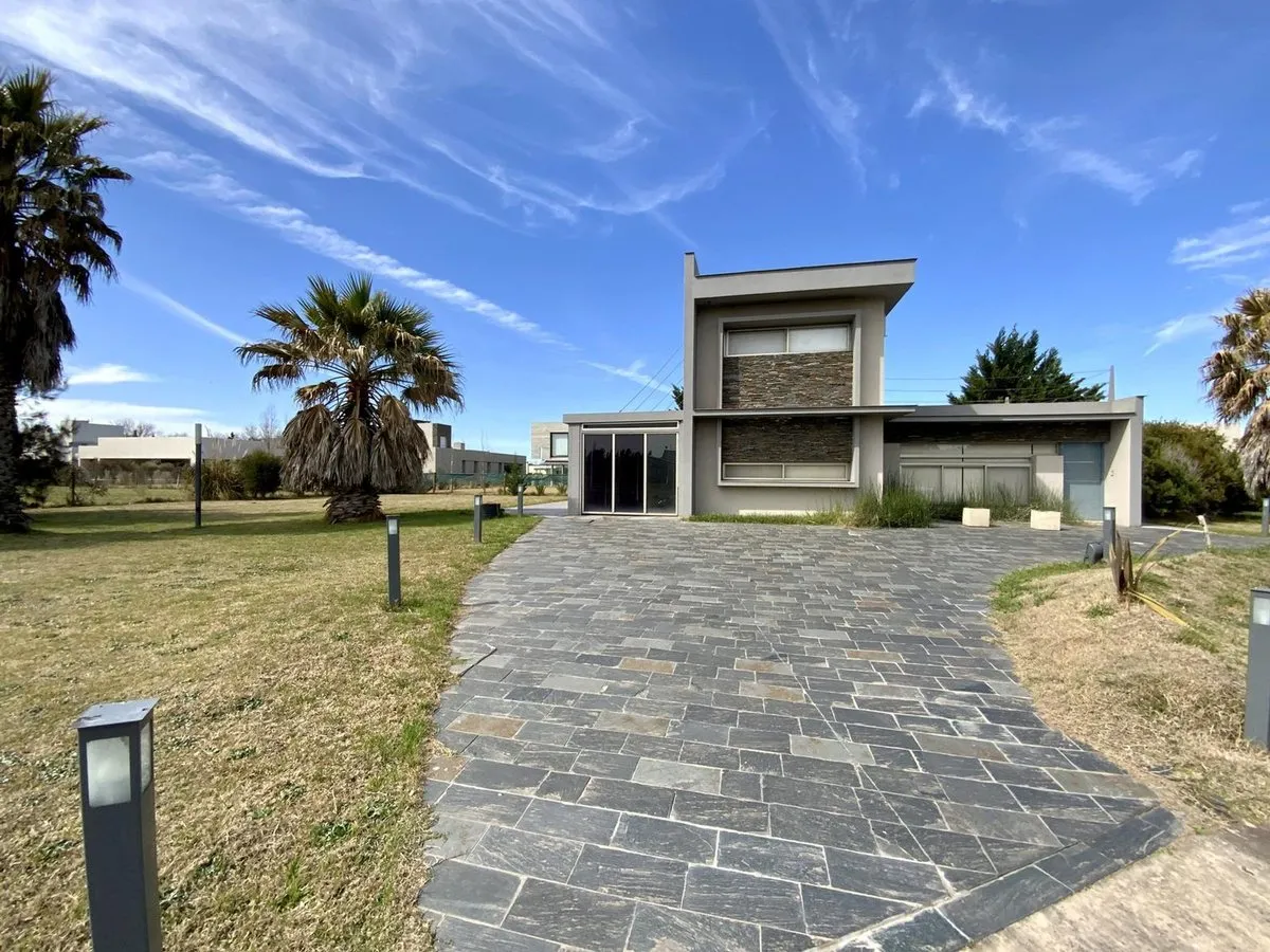 Casa en Bv. Las Olas 300