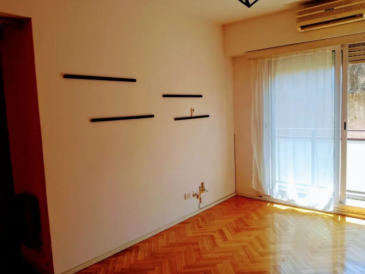 Departamento en Carlos Calvo 1300
