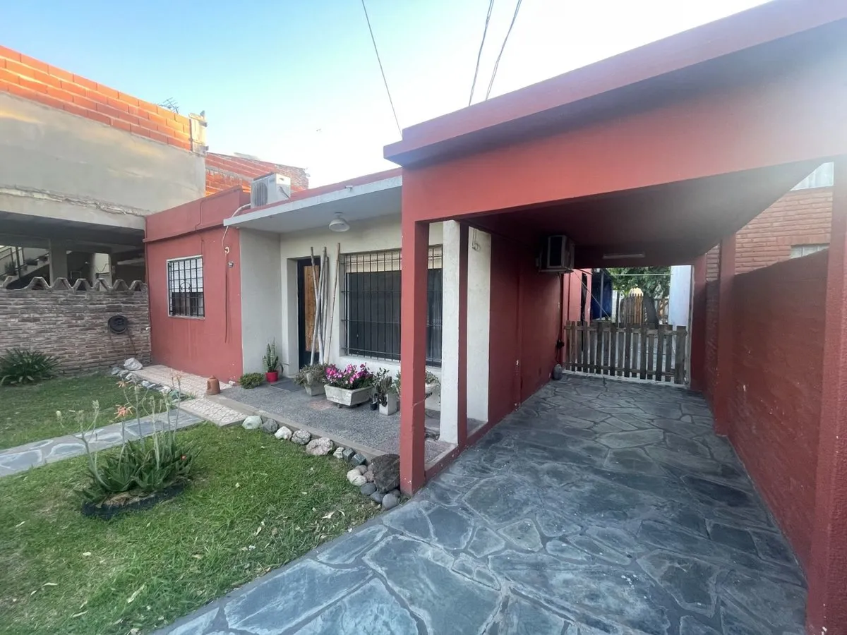 Casa en Combate de Pavón 800