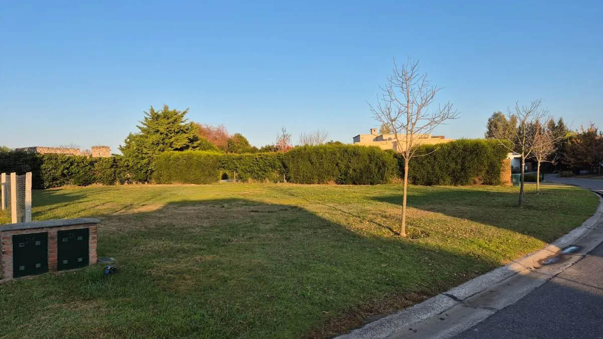 Lote en Aristóbulo del Valle 5100