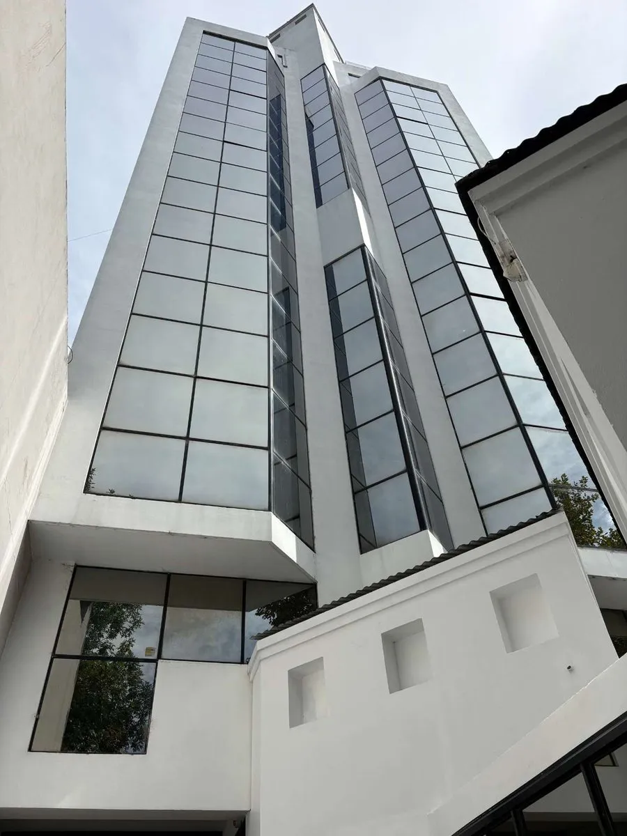 Oficina en Avenida 13 Entre 45 y 46 600