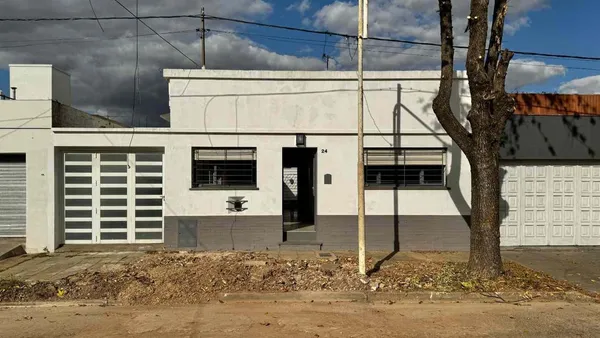 Casa en Joaquín Menéndez 0
