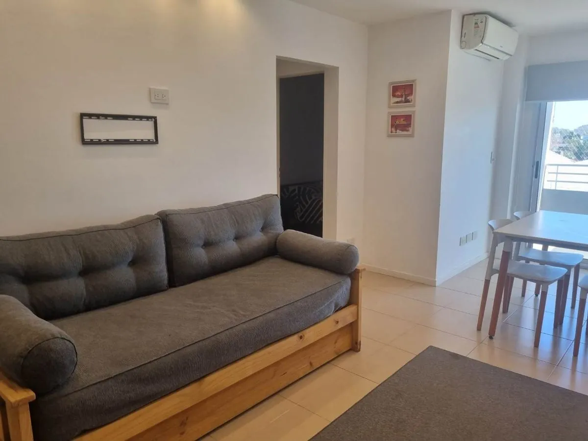 Departamento en Valentín Vergara 1600