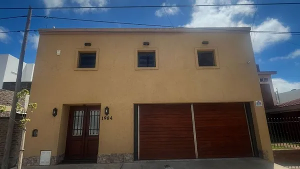 Casa en M. Gutiérrez 1900