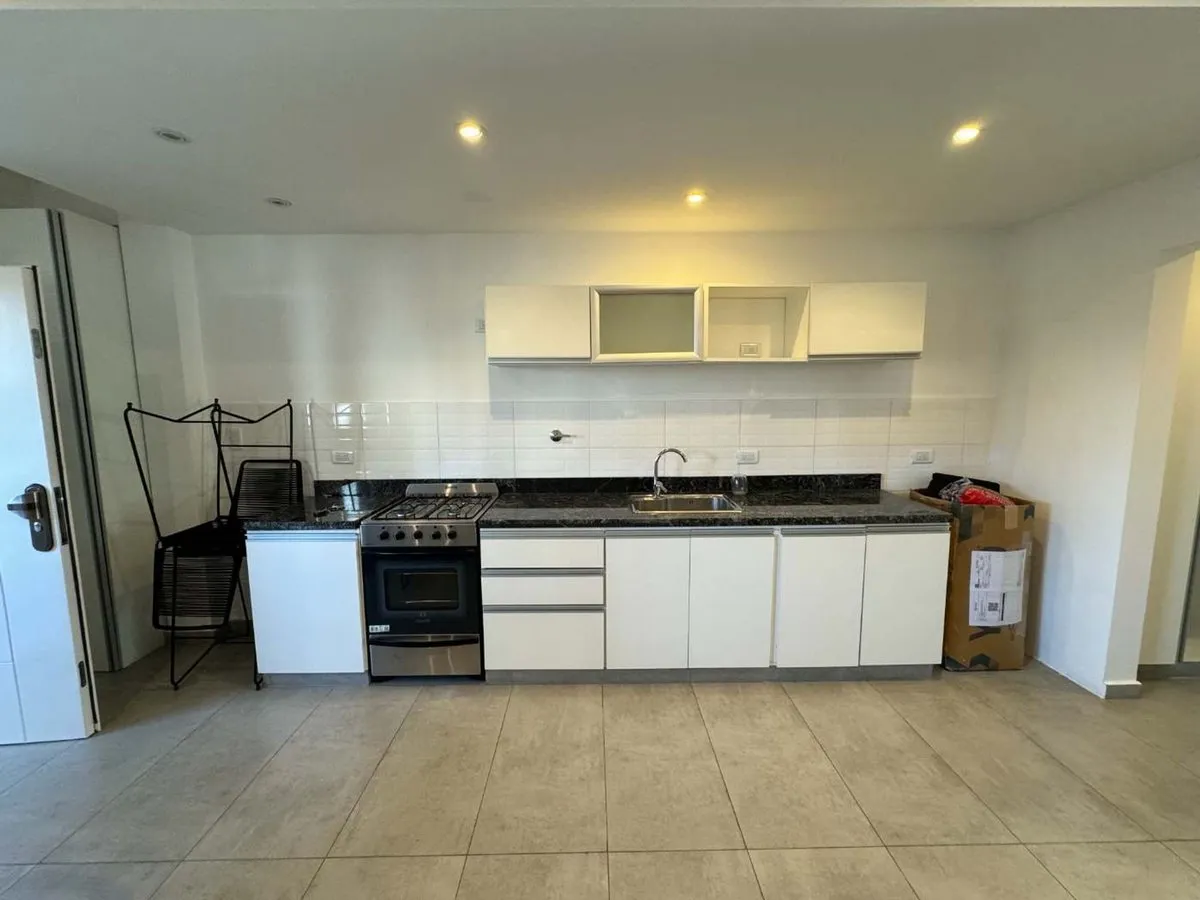 Departamento en Lavalle 200