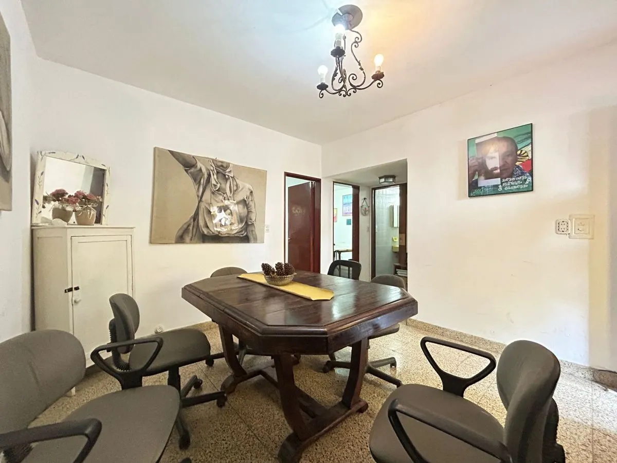 Casa en Chacabuco 700