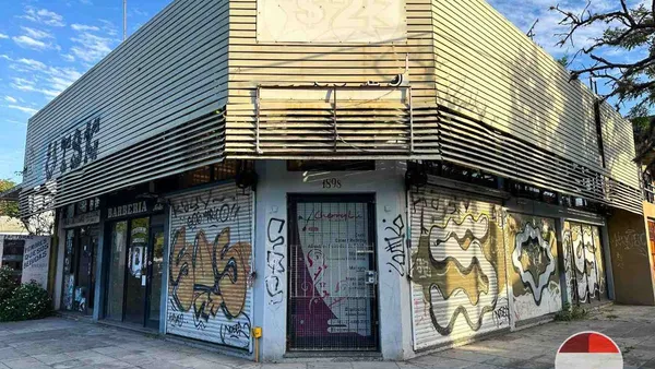 Local Comercial en Calle Molina Arrotea 1800