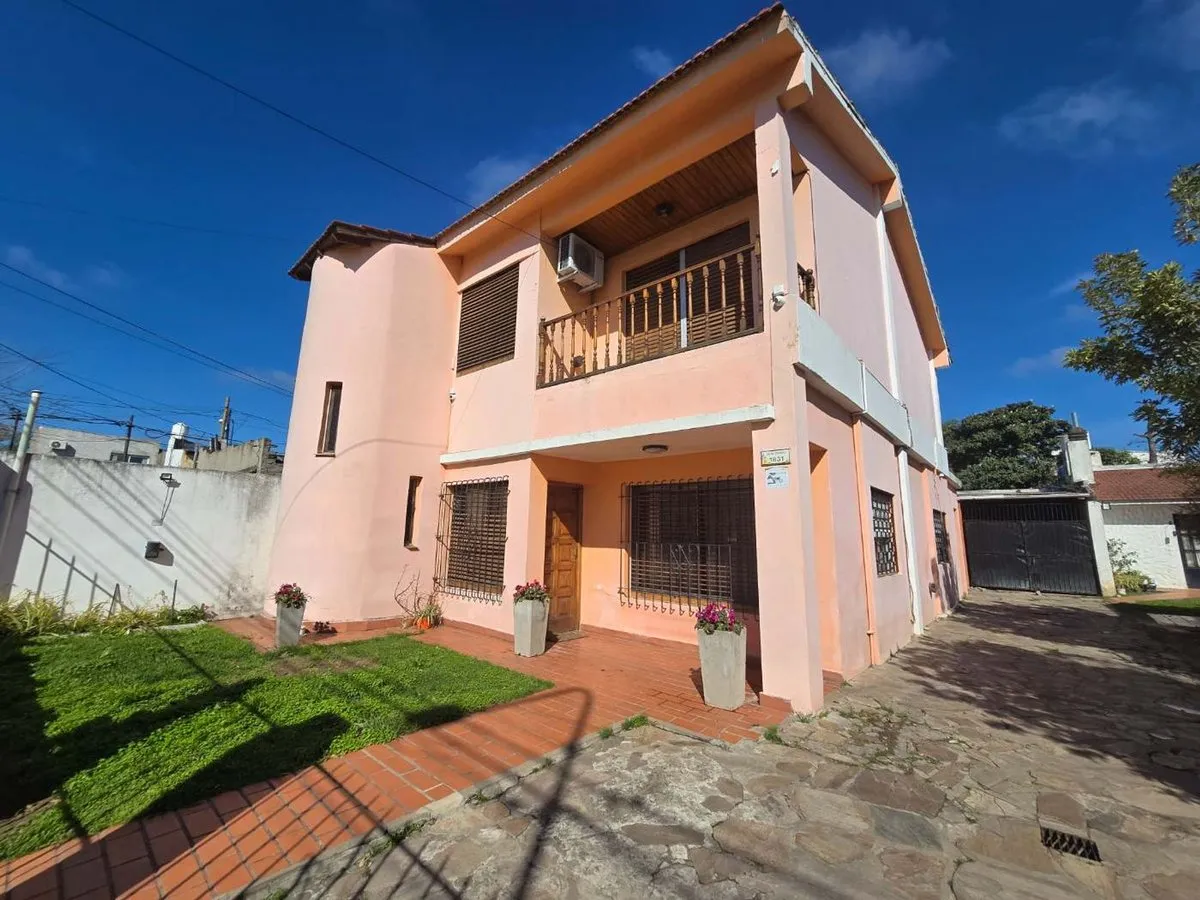 Casa en Sargento Cabral 1800