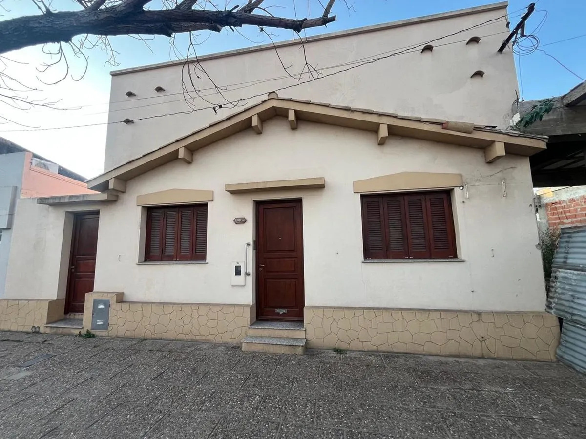 Casa en Castelli 1300