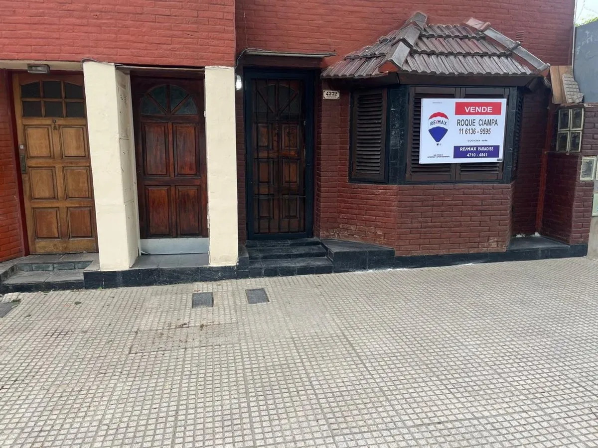 P H en Avenida Piedra Buena 4300