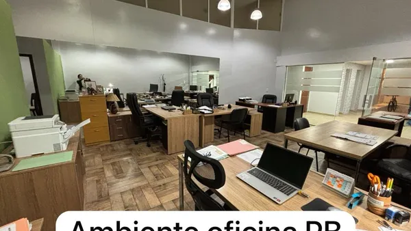 Oficina en Adolfo Alsina 1700