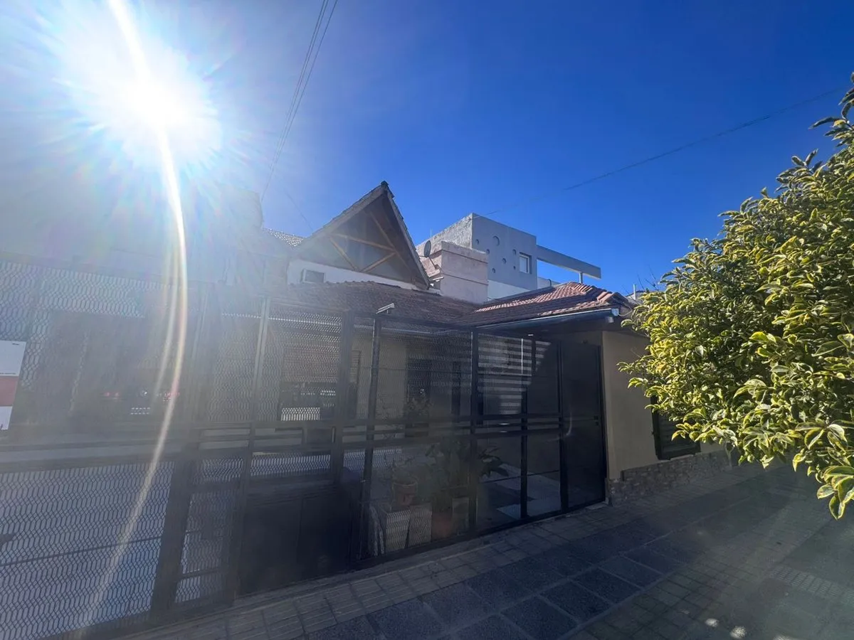 Casa en Jose Fava 500