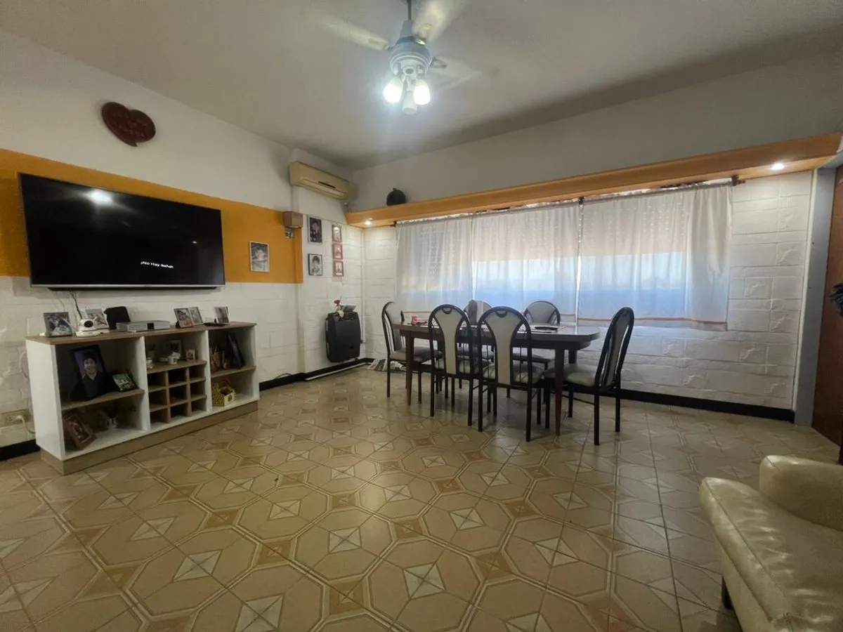 Departamento en Castelli 2000