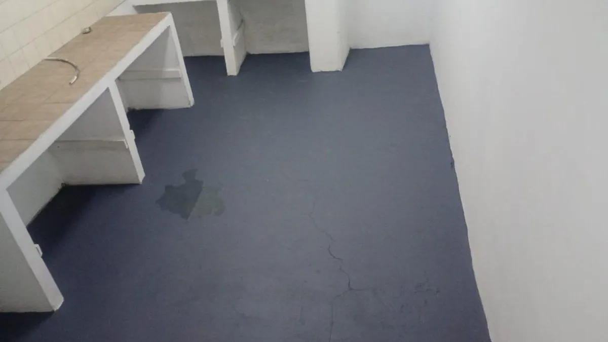 Local Comercial en Avenida Hipólito Yrigoyen 2100