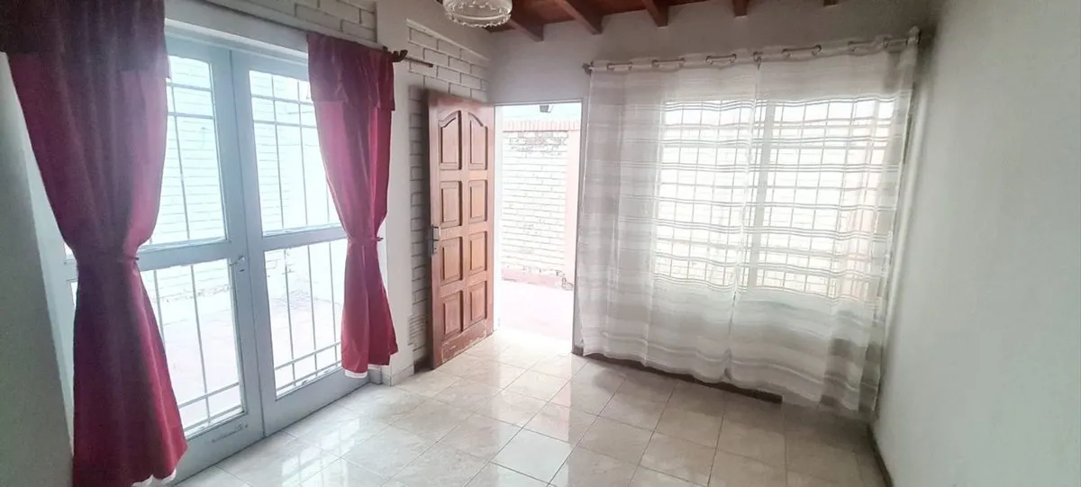 P H en Villa Dolores 1200