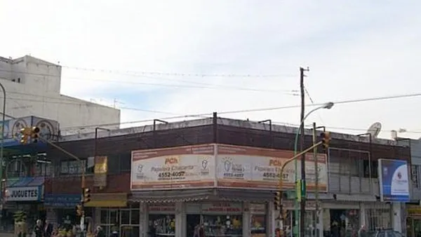 Local Comercial en Avenida Forest 500