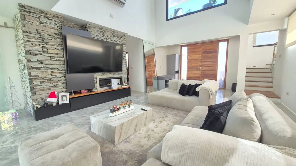 Casa en Los Robles 5900