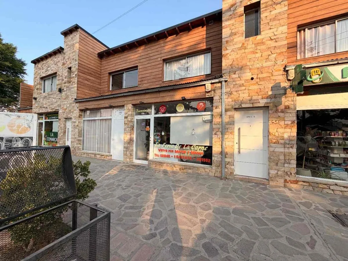 Local Comercial en Avenida Alvear 100