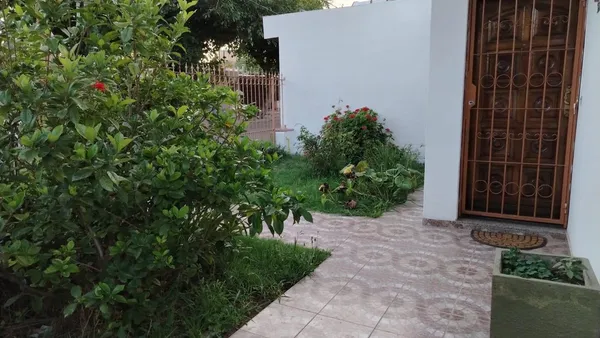 Casa en Primera Junta 700