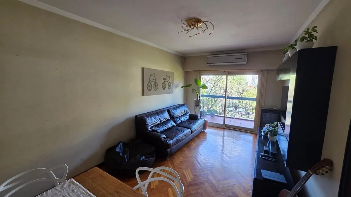 Departamento en Charlone 900