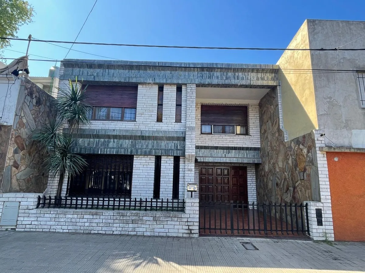 Casa en Olegario Victor Andrade 1100
