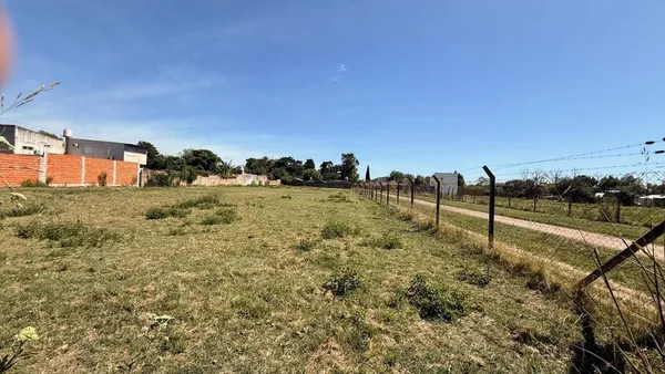 Lote en Eva Peron 1600
