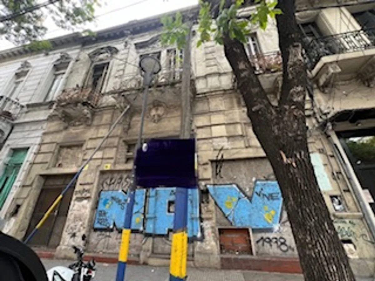 Lote en Avenida Almirante Brown 800