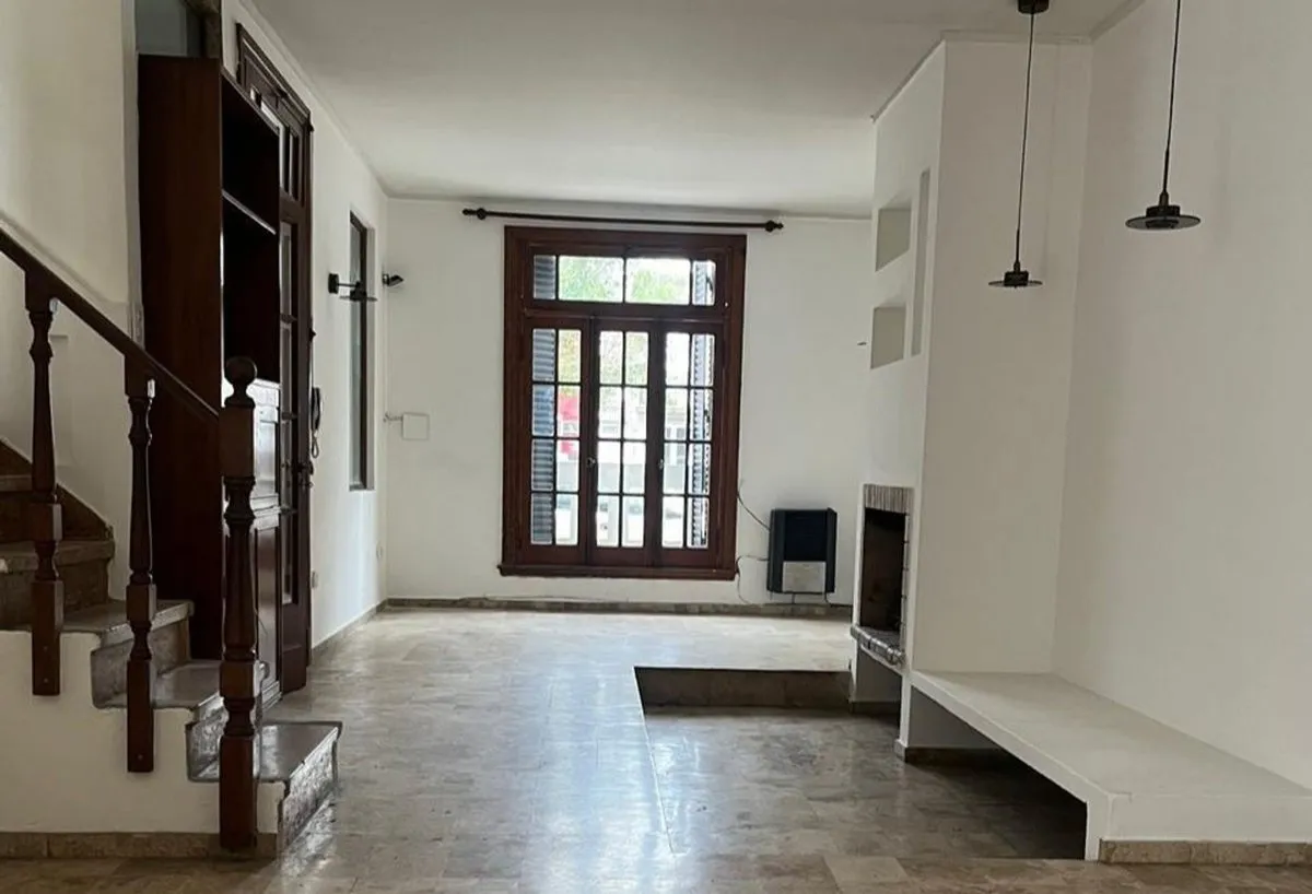P H en Av. 1 E/ 63 y 64 1500
