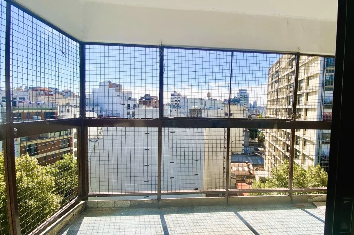 Departamento en Avenida Hipólito Yrigoyen 3200