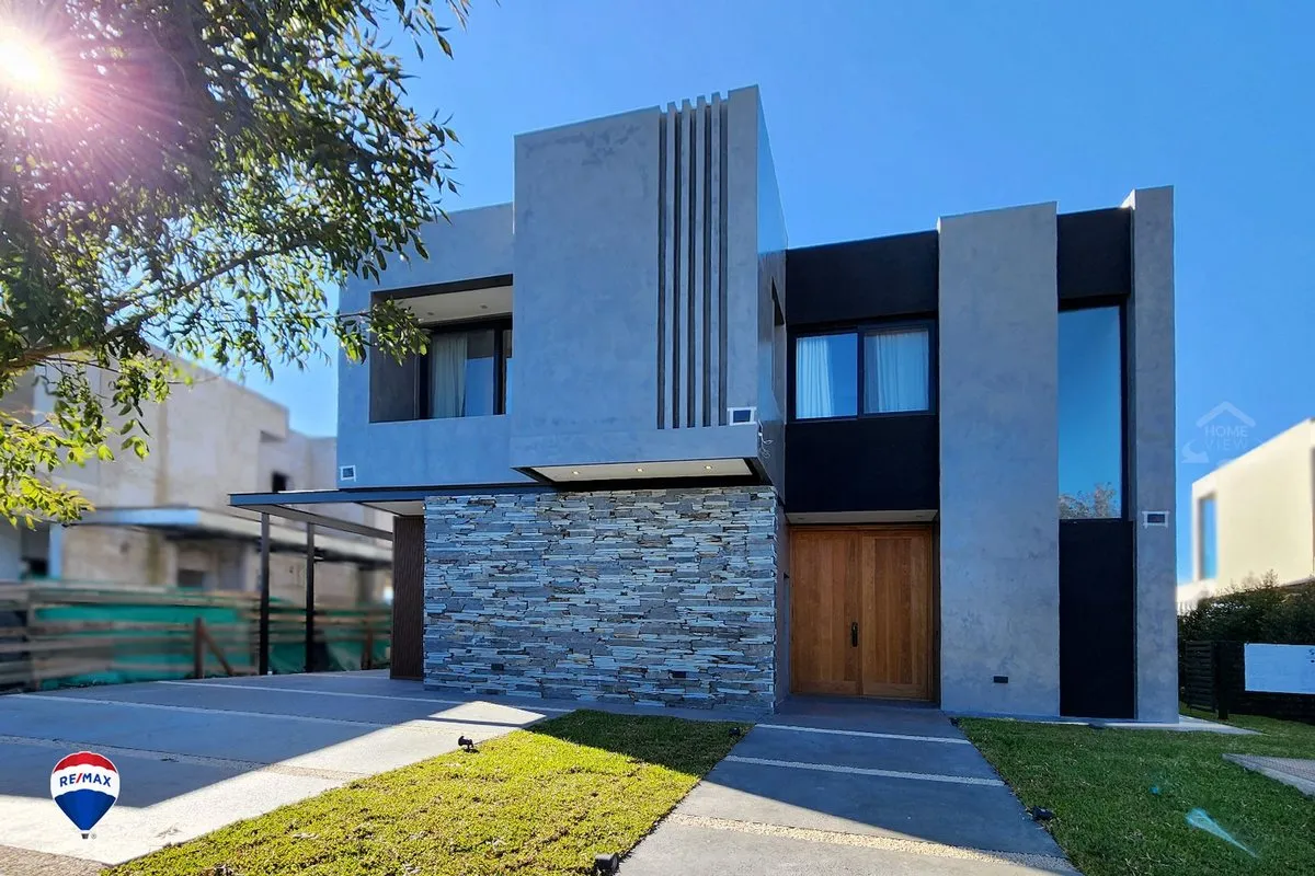 Casa en Avenida de los Lagos 0