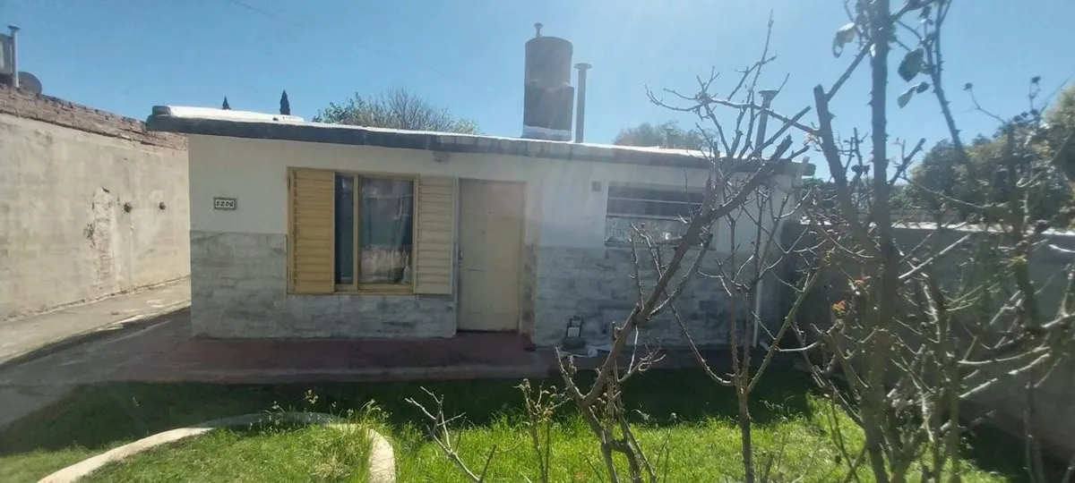 Casa en Ramón Platero 5200
