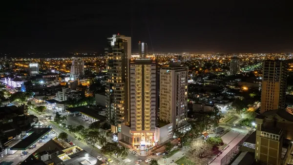 Cochera en Boulevard Pellegrini 2400