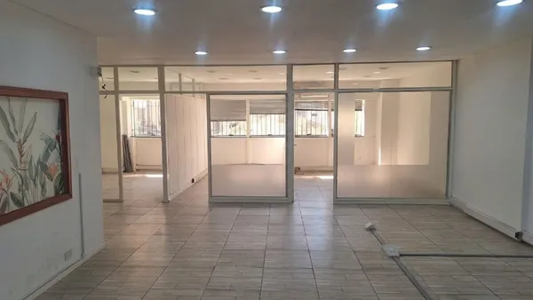 Oficina en Avenida Córdoba 600