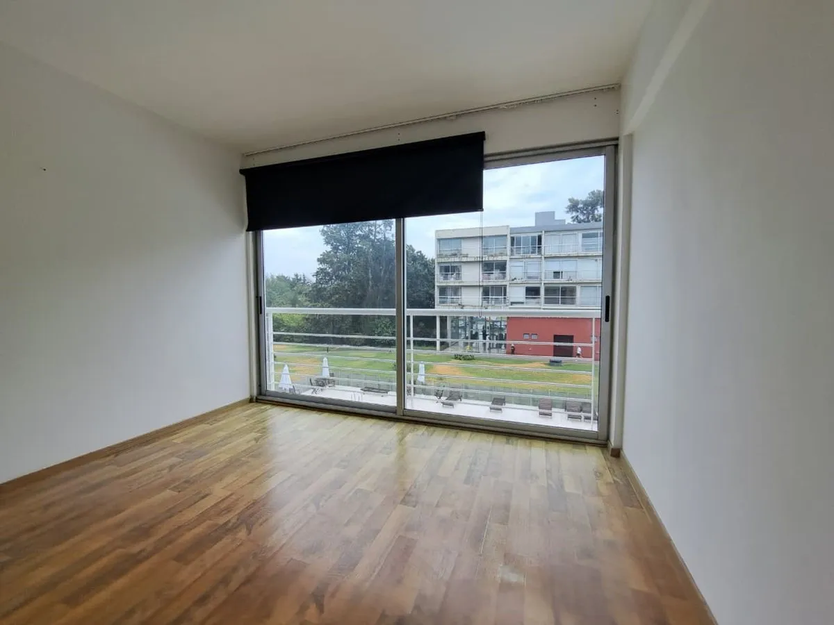 Departamento en Valentin Gomez 800