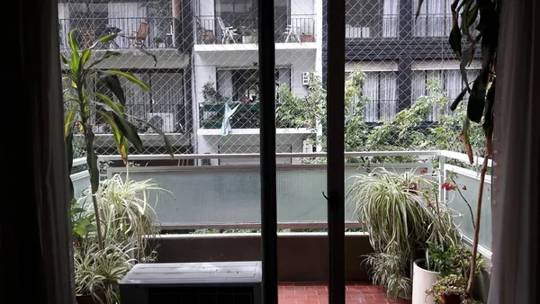 Departamento en Arenales 900