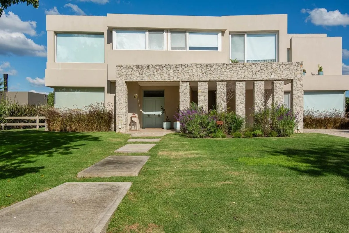Casa en Ruta Nacional 8 0