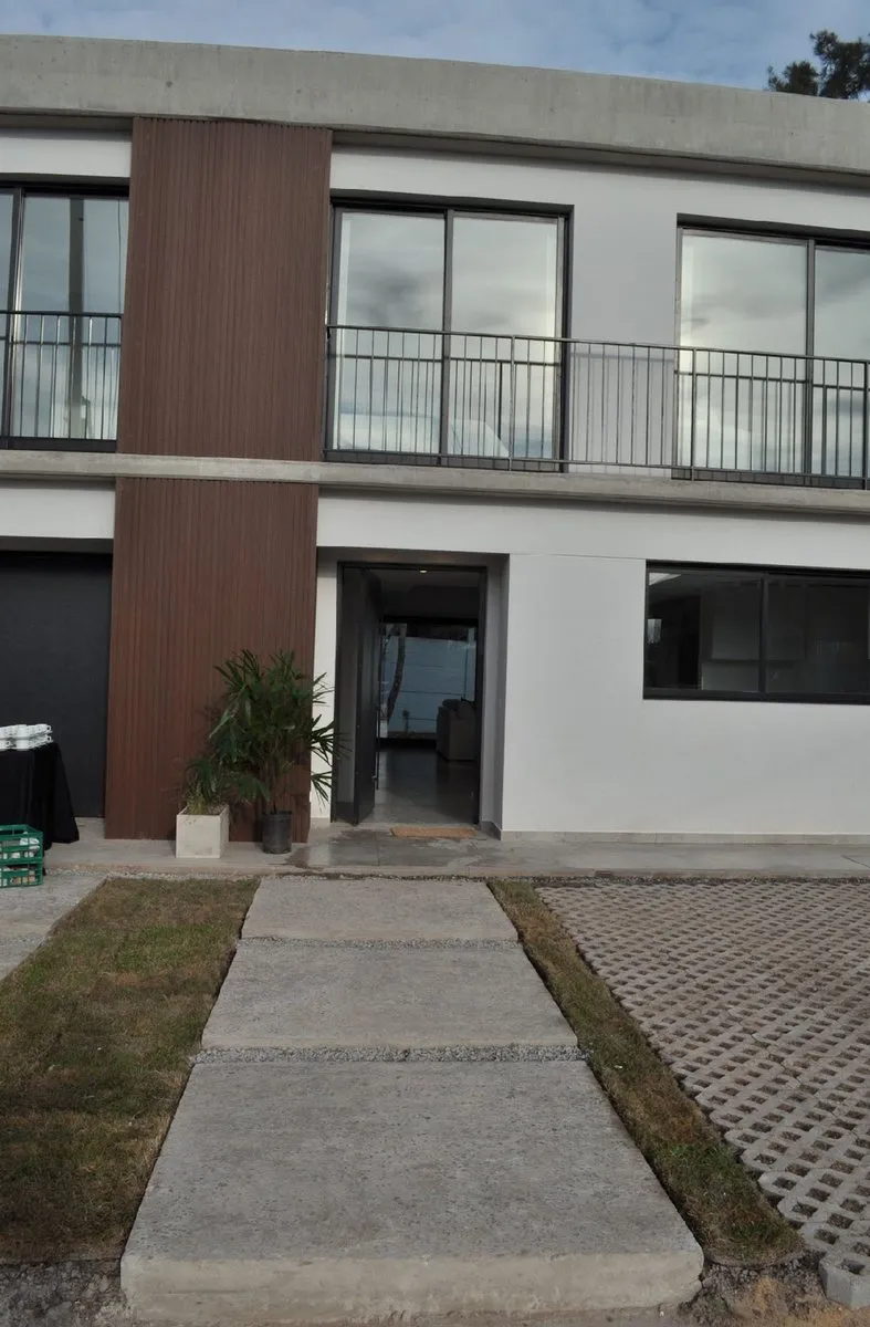 Casa en Chilavert 600