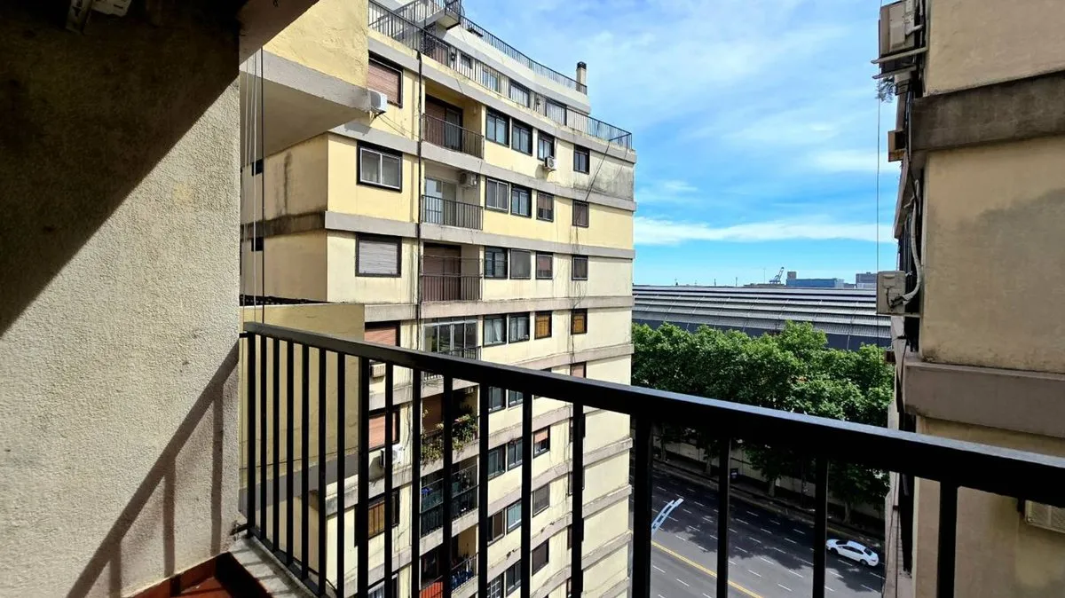 Departamento en Av del Libertador 200