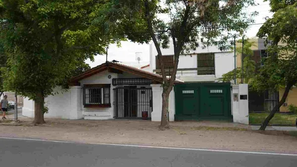 Casa en Moyano 100