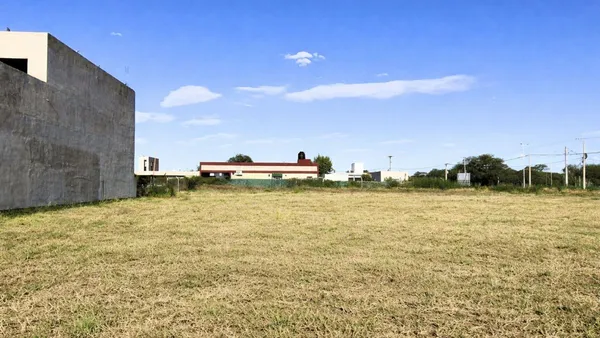 Lote en Maria Robotti Entre Av. Uruguay y Luis Denegri Lote 11 S/N