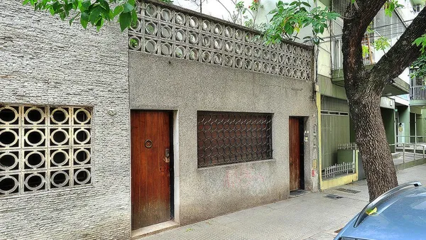 P H en Sanchez de Bustamante 1200