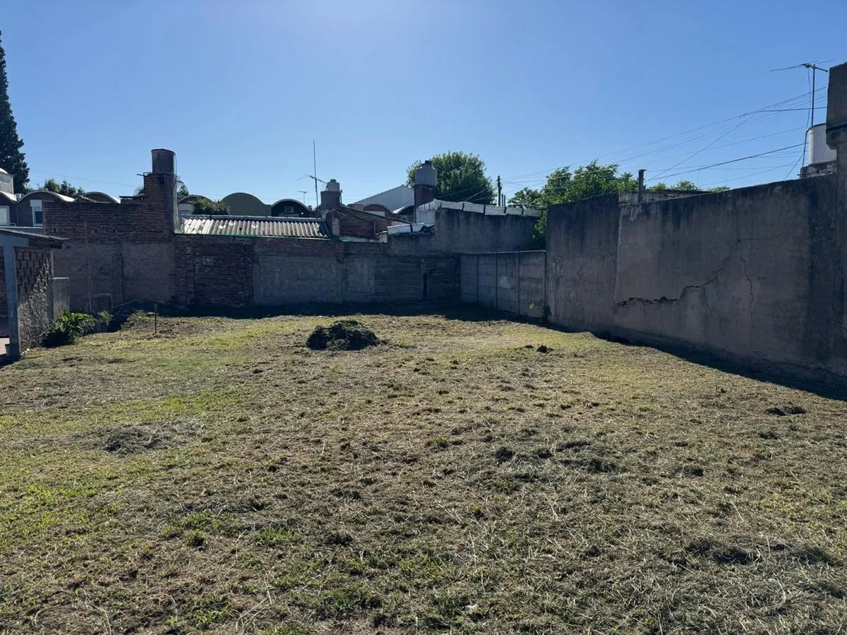 Lote en Juan Bautista Alberdi 2800