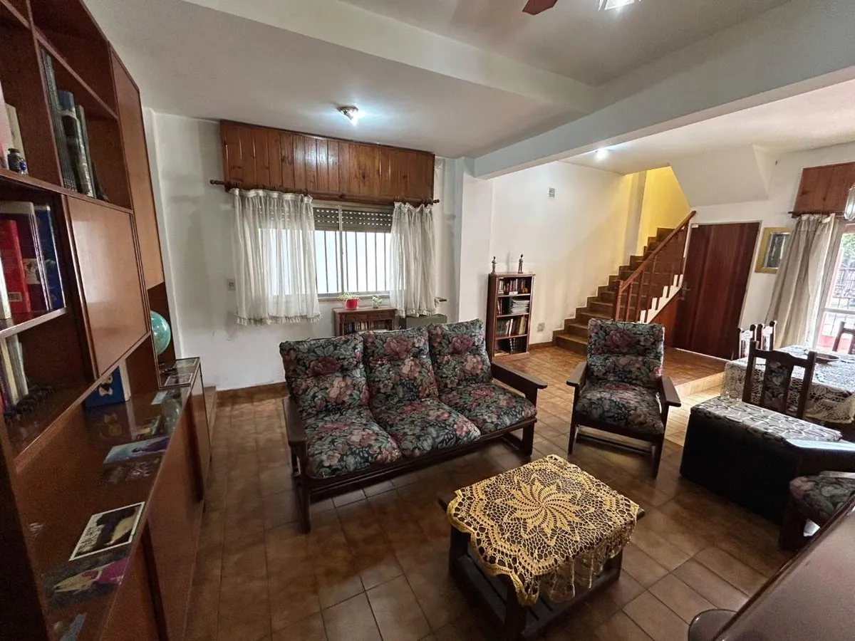 Casa en Islas Malvinas 2400