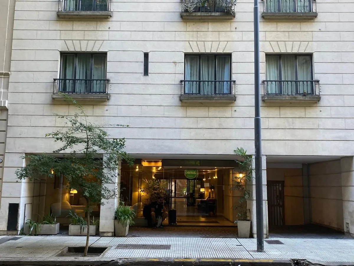 Departamento en Arenales 800