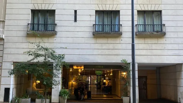 Departamento en Arenales 800