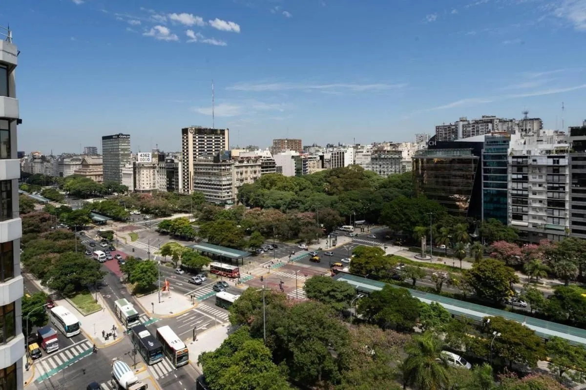 Oficina en Carlos Pellegrini 1000